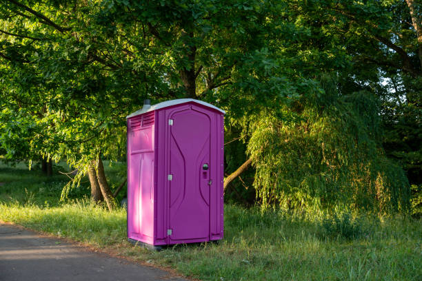 Porta potty delivery and setup in Bardmoor, FL